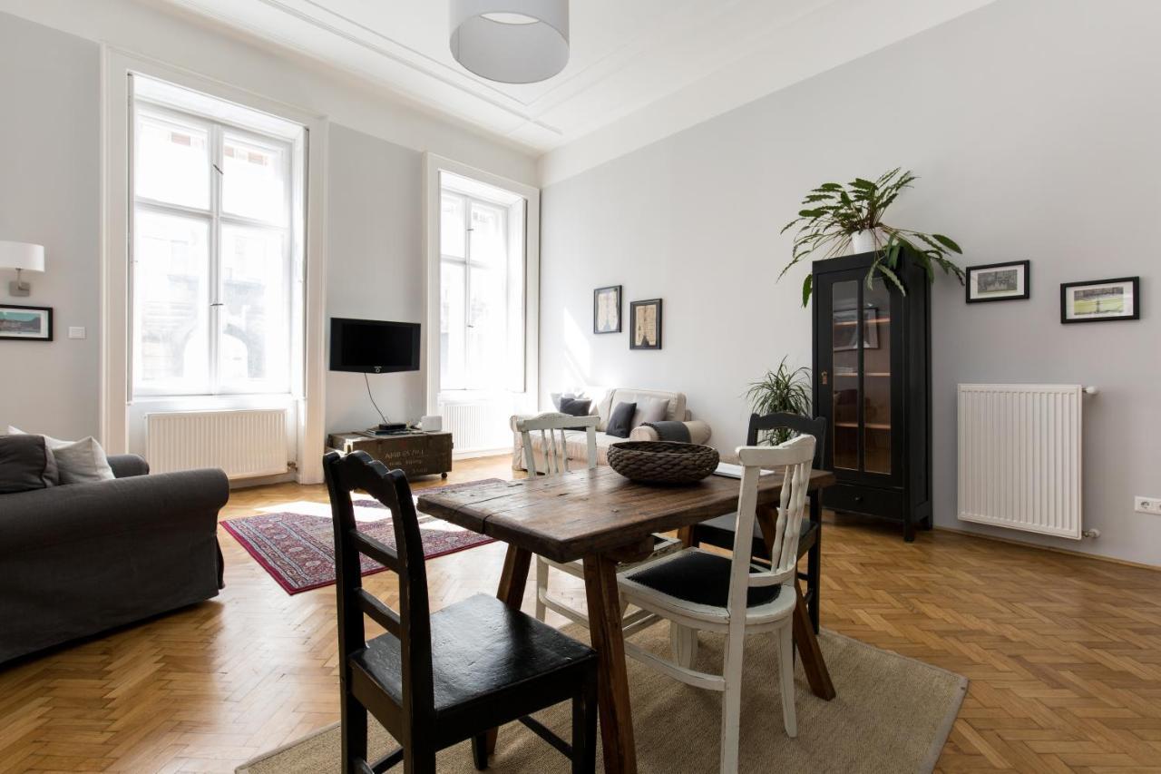 King Rustik & Central Apartment Budapest Eksteriør billede